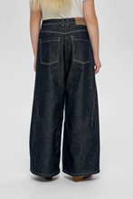 Load image into Gallery viewer, Fleece Inside Denim Pants