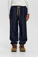 Cargar imagen en el visor de la galería, Embossed Denim Pants