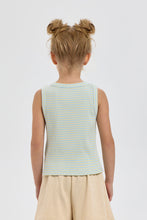 Cargar imagen en el visor de la galería, Pineapple Brooch Tank Top