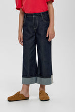 Cargar imagen en el visor de la galería, Folded Denim Pants