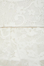 Cargar imagen en el visor de la galería, Sparkly Lace Flounced Dress