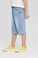 Load image into Gallery viewer, Light Wash Denim Shorts