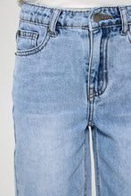 Load image into Gallery viewer, Light Wash Denim Shorts