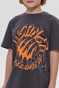 "Never Give Up" Printed T-Shirt