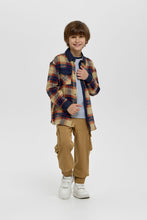 Cargar imagen en el visor de la galería, Denim Collar Checkered Shirt