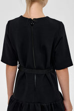 Cargar imagen en el visor de la galería, Balloon Skirt Belted Dress