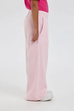 Cargar imagen en el visor de la galería, Velour Tracksuit with Necklace