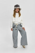 Cargar imagen en el visor de la galería, Loose Textured Sweatshirt