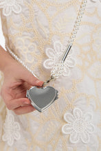 Cargar imagen en el visor de la galería, 3D Crochet Dress with Heart Mirror Decor