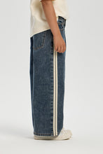 Cargar imagen en el visor de la galería, Side Trim Denim Pants