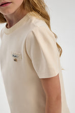 Cargar imagen en el visor de la galería, Crochet Decor T-Shirt