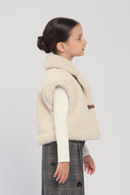 Load image into Gallery viewer, Faux Fur Vest