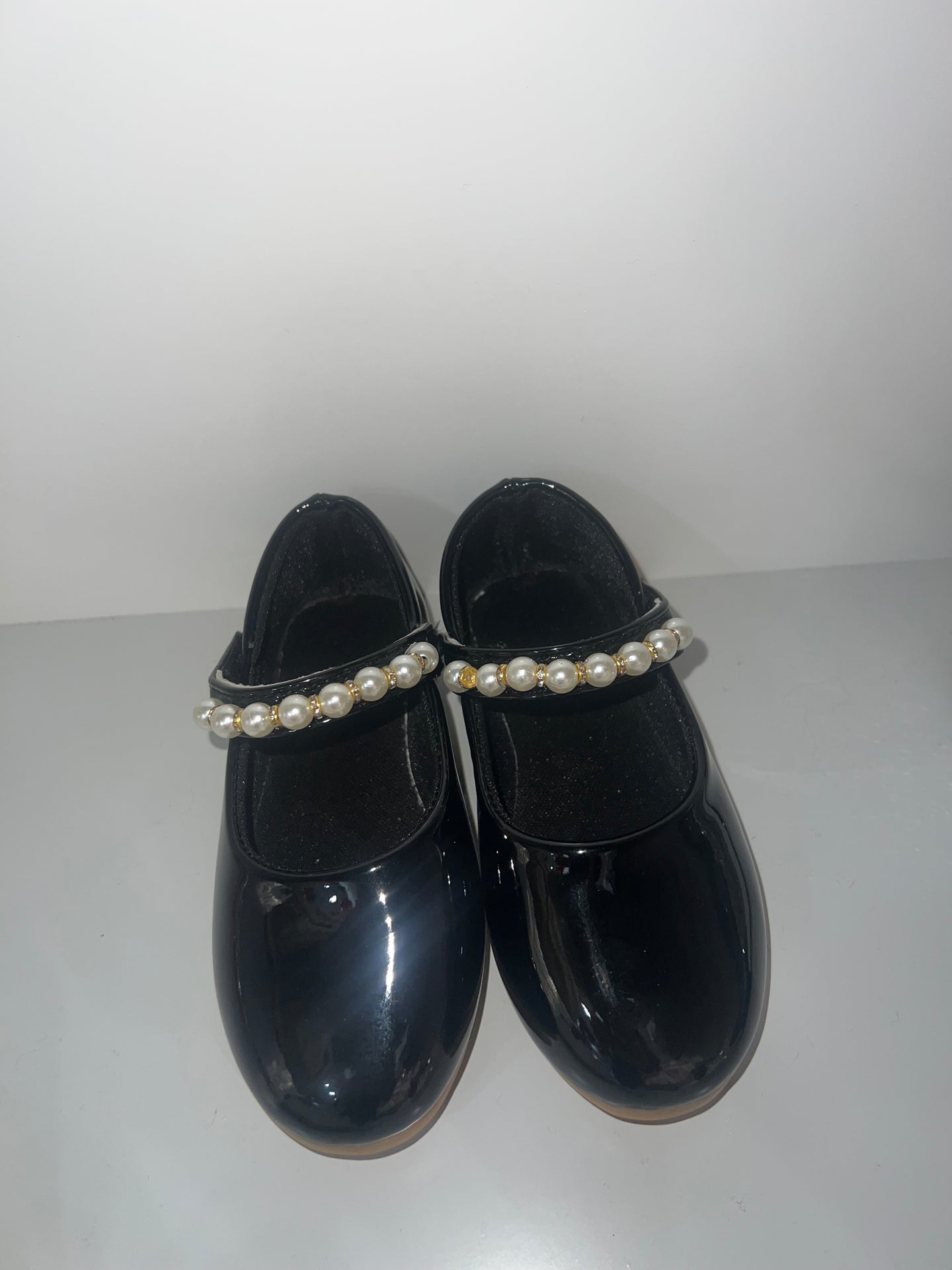 Patent Leather Pearl Strap Shoes, Black