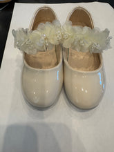 Cargar imagen en el visor de la galería, Floral Strap Shoes, Nude