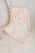 Load image into Gallery viewer, Tulle Heart Knit Blanket