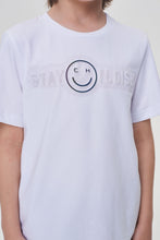 Cargar imagen en el visor de la galería, Camiseta &#39;&#39;Stay Childish&#39;&#39;